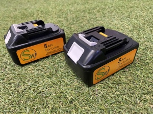 Replaceable batteries 18V / 5Ah Li-Ion batteries for 500W wheelbarrows. 